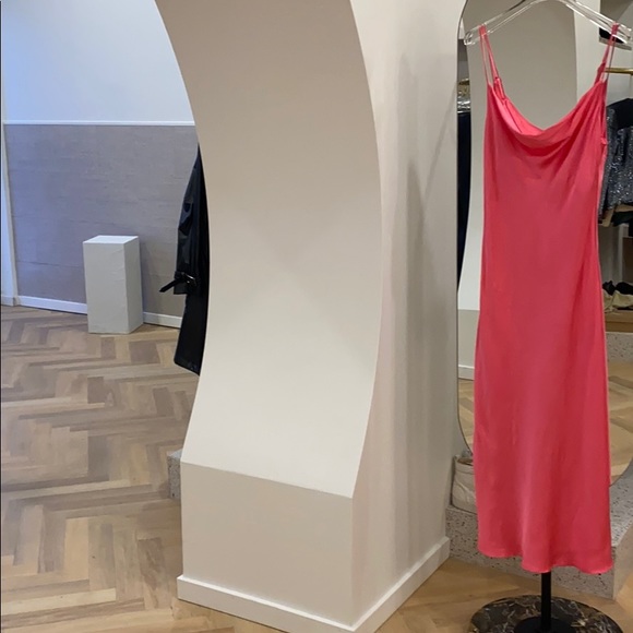 COPY - Zara pink silk slip dress - Picture 4 of 10
